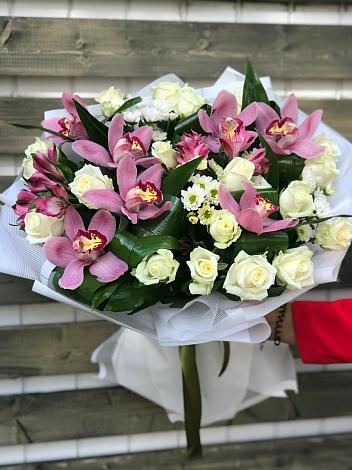 Букет цветов из: Розы и Хризантемы в Выгоничи