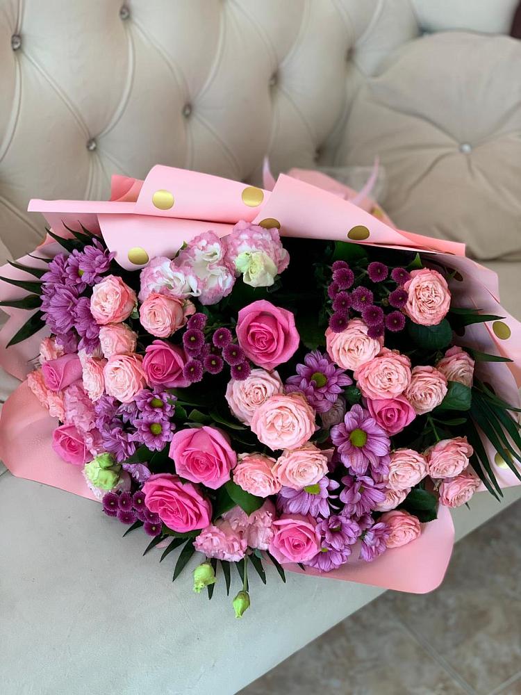 Букет цветов из: Хризантемы, Розы и Лизиантусы в Выгоничи