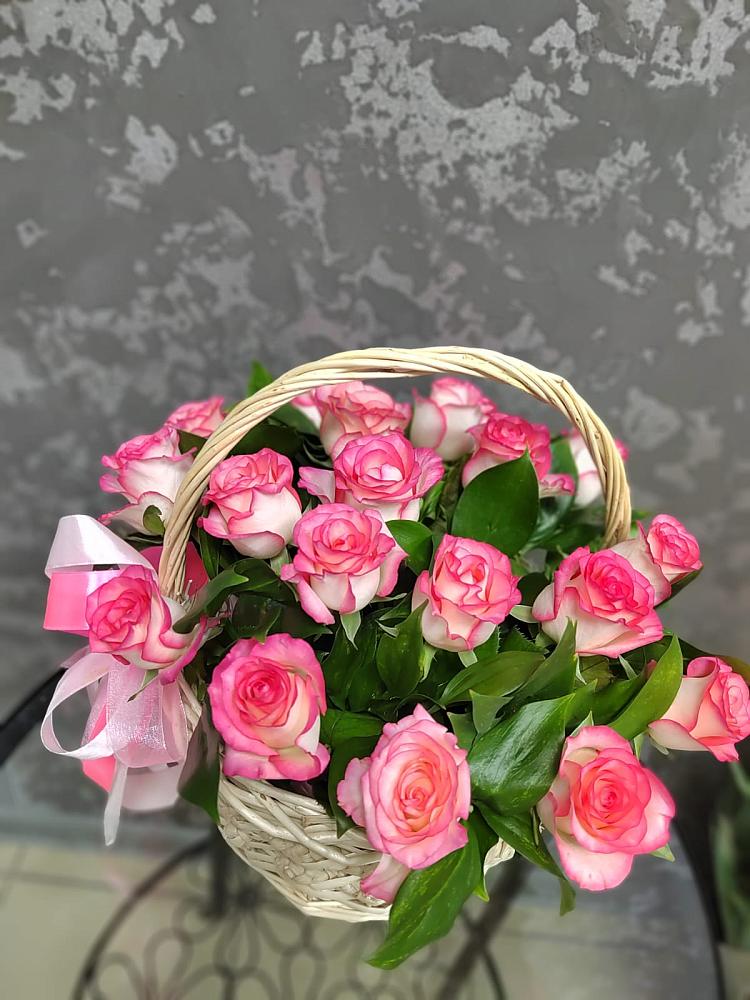 Цветочная композиция из Розы в корзине в Выгоничи