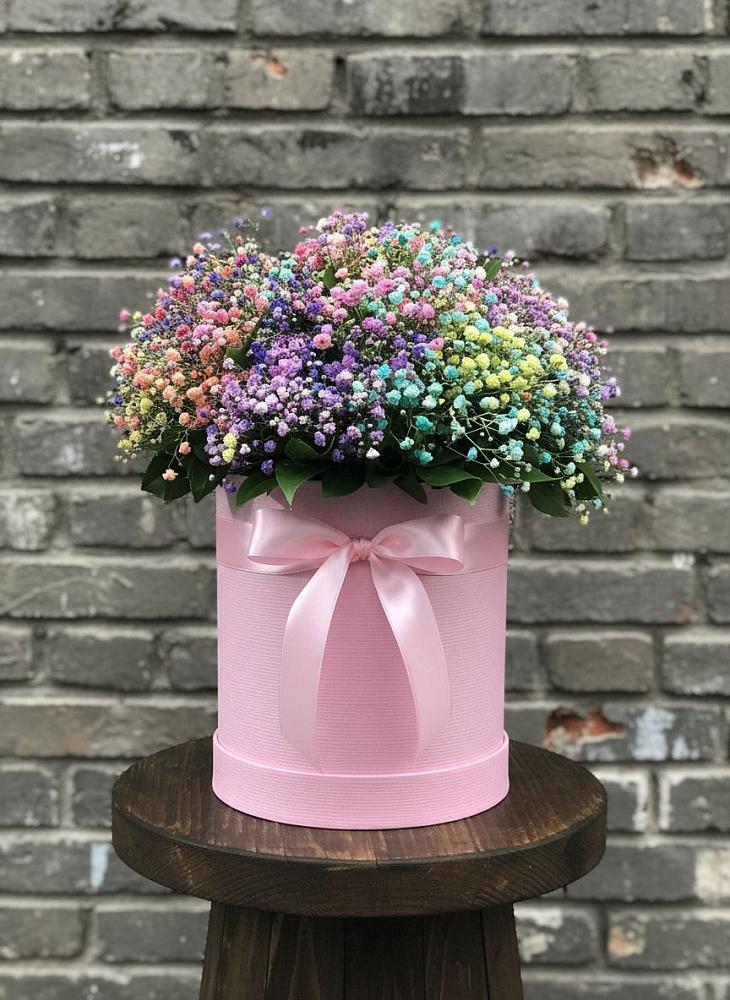 Цветочная композиция из Гипсофила и Розы в шляпной коробке в Выгоничи