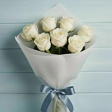 Букет 7 Белых роз Эдлесс Лав в Выгоничи