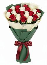 Букет Микс из красных и белых роз в Выгоничи