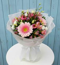 Букет цветов из:  Герберы, Альстромерии и Лизиантусы в Выгоничи