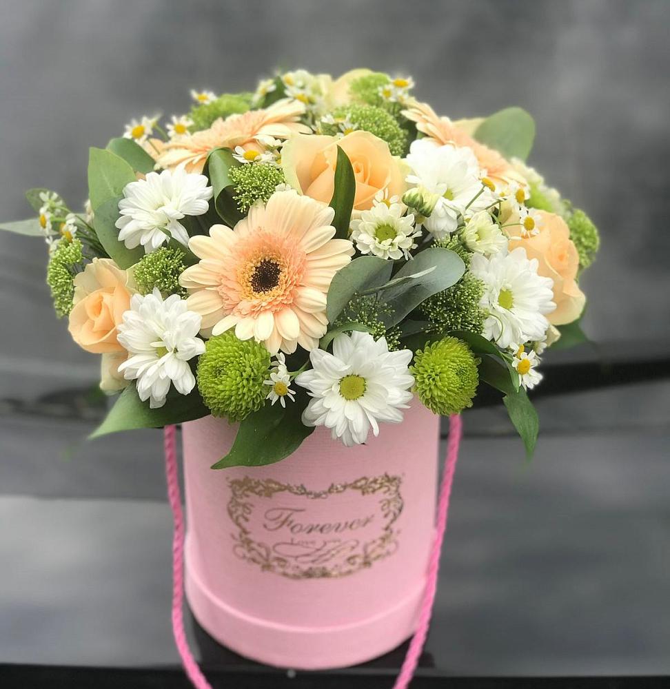 Цветочная композиция из Розы, Герберы и Хризантемы в шляпной коробке в Выгоничи